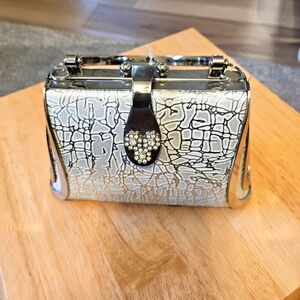 Selini – Antique White and Silver Metal Evening Pocketbook/Purse/Bag